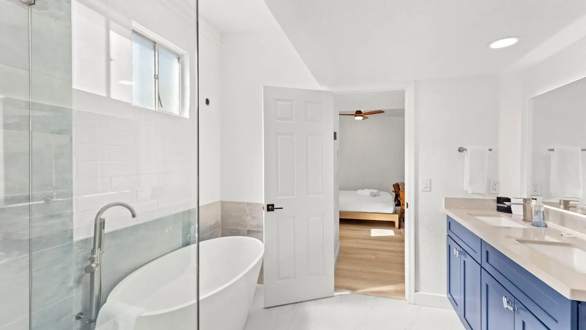 Brand New Home W Parking Blocks From Oldtown- 3C Scottsdale 0*,